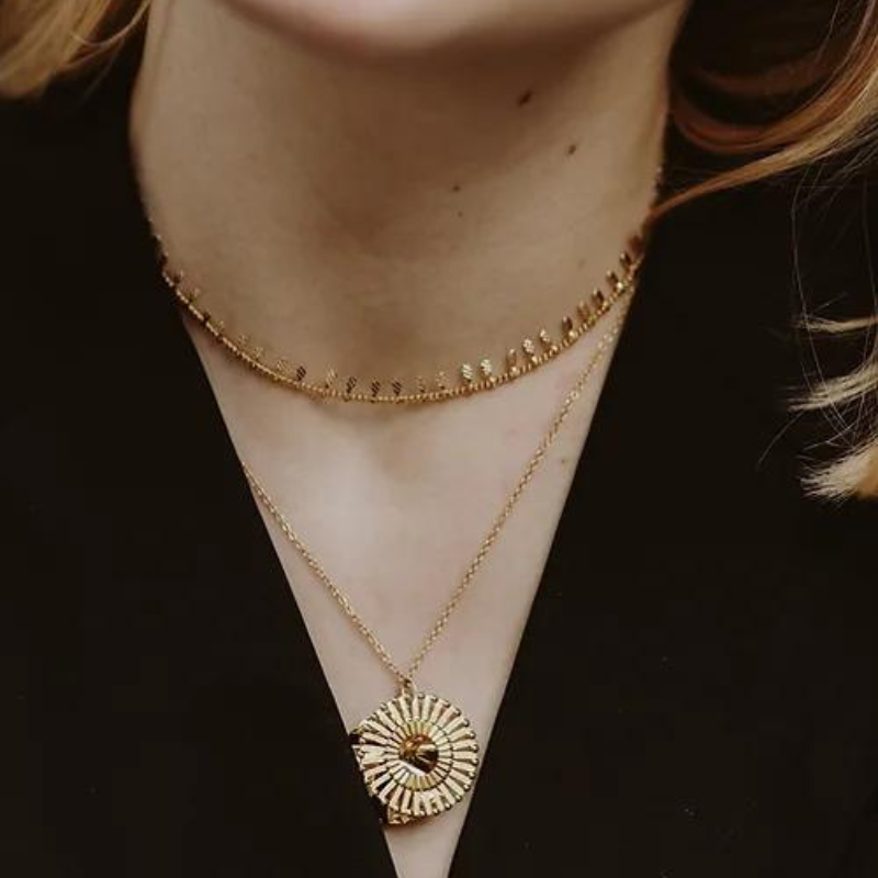 COLLIER EOS
